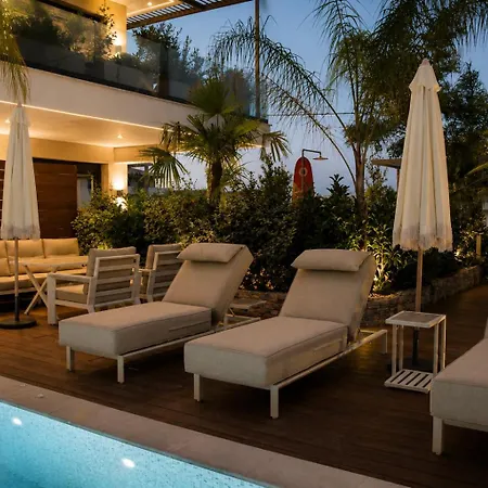 September15 Suites, Town